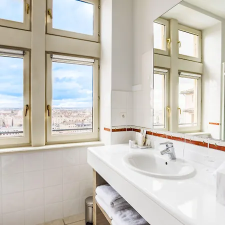 Florentine, A Beauvallon &