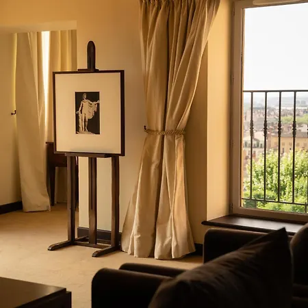 Florentine, A Beauvallon & 5* Lyon