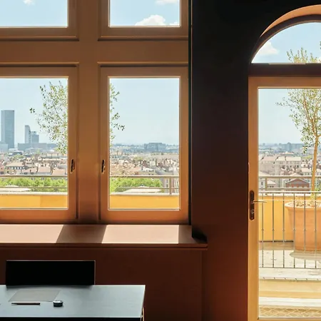 Florentine, A Beauvallon & 5* Lyon