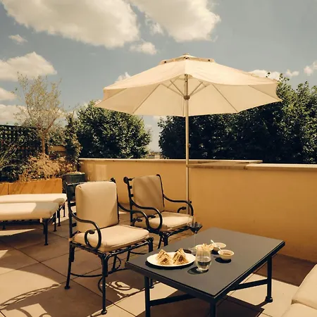 Florentine, A Beauvallon & Hotel