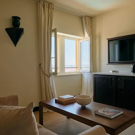 Florentine, A Beauvallon & 5*