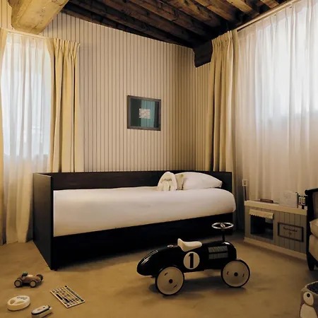 Florentine, A Beauvallon & Hotel