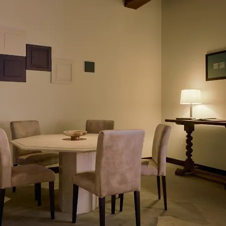 Florentine, A Beauvallon & 5* Lyon