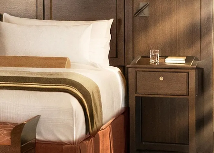 Florentine, A Beauvallon & Hotel