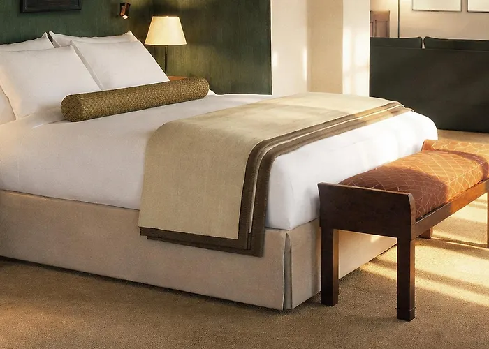 Florentine, A Beauvallon & Hotel