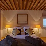 Florentine, A Beauvallon & Hotel