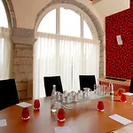 Florentine, A Beauvallon & Hotel Lyon