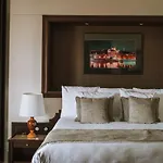 Florentine, A Beauvallon & 5* Lyon