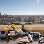 Florentine, A Beauvallon & Hotel Lyon