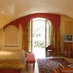 Florentine, A Beauvallon & 5*