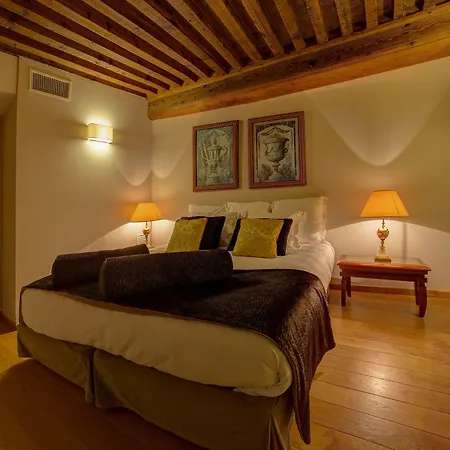 Florentine, A Beauvallon & Hotel