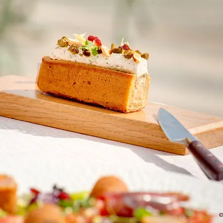 Florentine, A Beauvallon & 5* Lyon