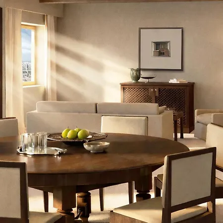 Florentine, A Beauvallon & Hotel