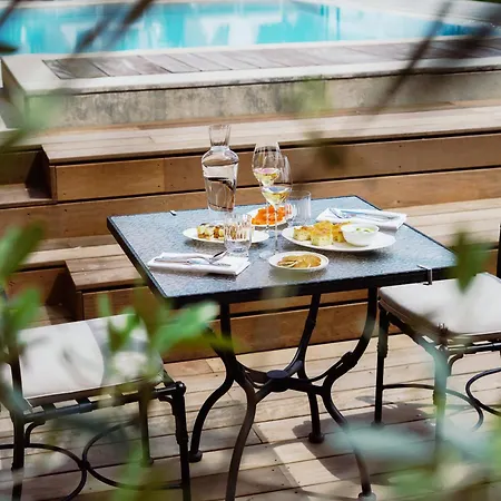 Florentine, A Beauvallon & Hotel Lyon