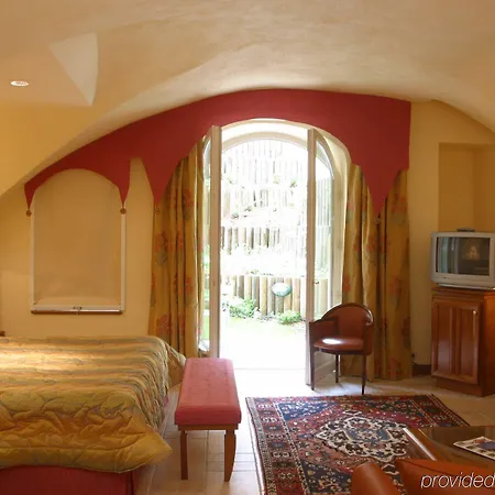 Florentine, A Beauvallon & 5*